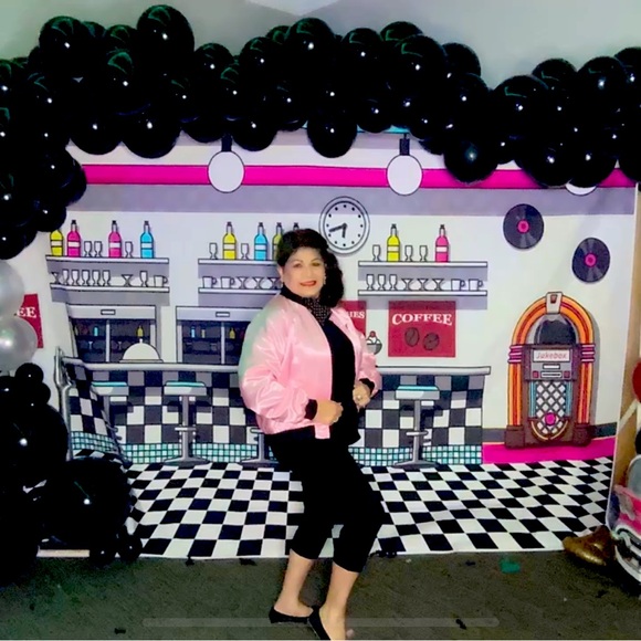 Hello! I’m Sylvia, Posh Ambassador!  Make an offer or Bundle! - Picture 5 of 11